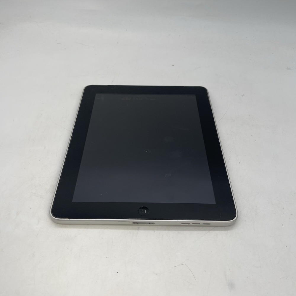Apple iPad Model A1337 32 GB Space Grey 1st Generation Broken For Parts Bundle